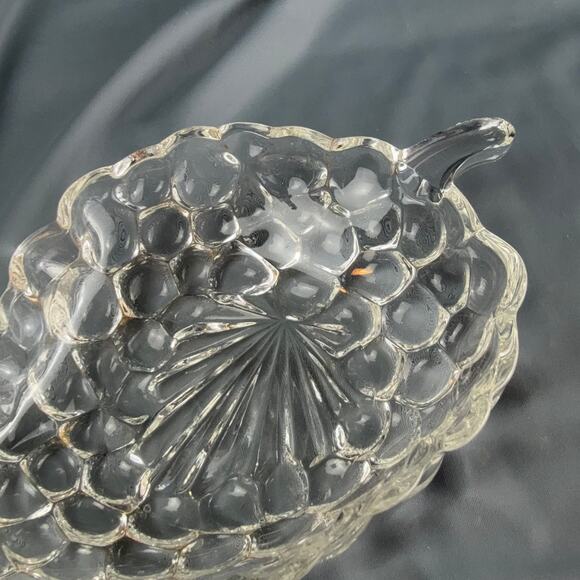 Vintage Clear Pressed Glass Grape Leaf Dish | Candy Nut Trinket Bowl 7" - Picture 2 of 7